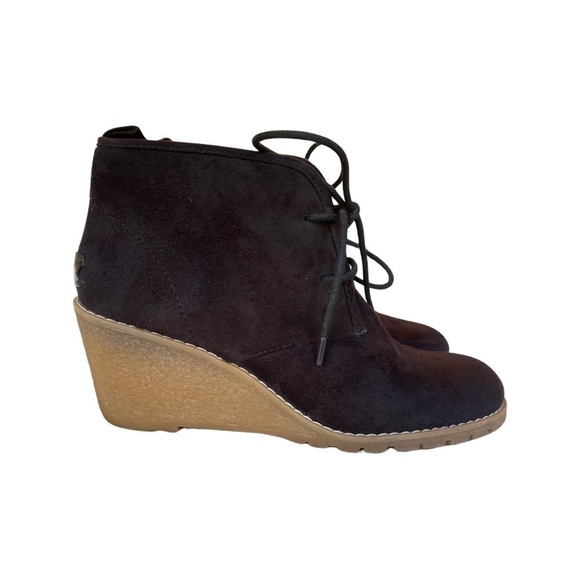 G.H. Bass & Co. Shoes - Bass Cali Wedge in black suede Size 9 ladies